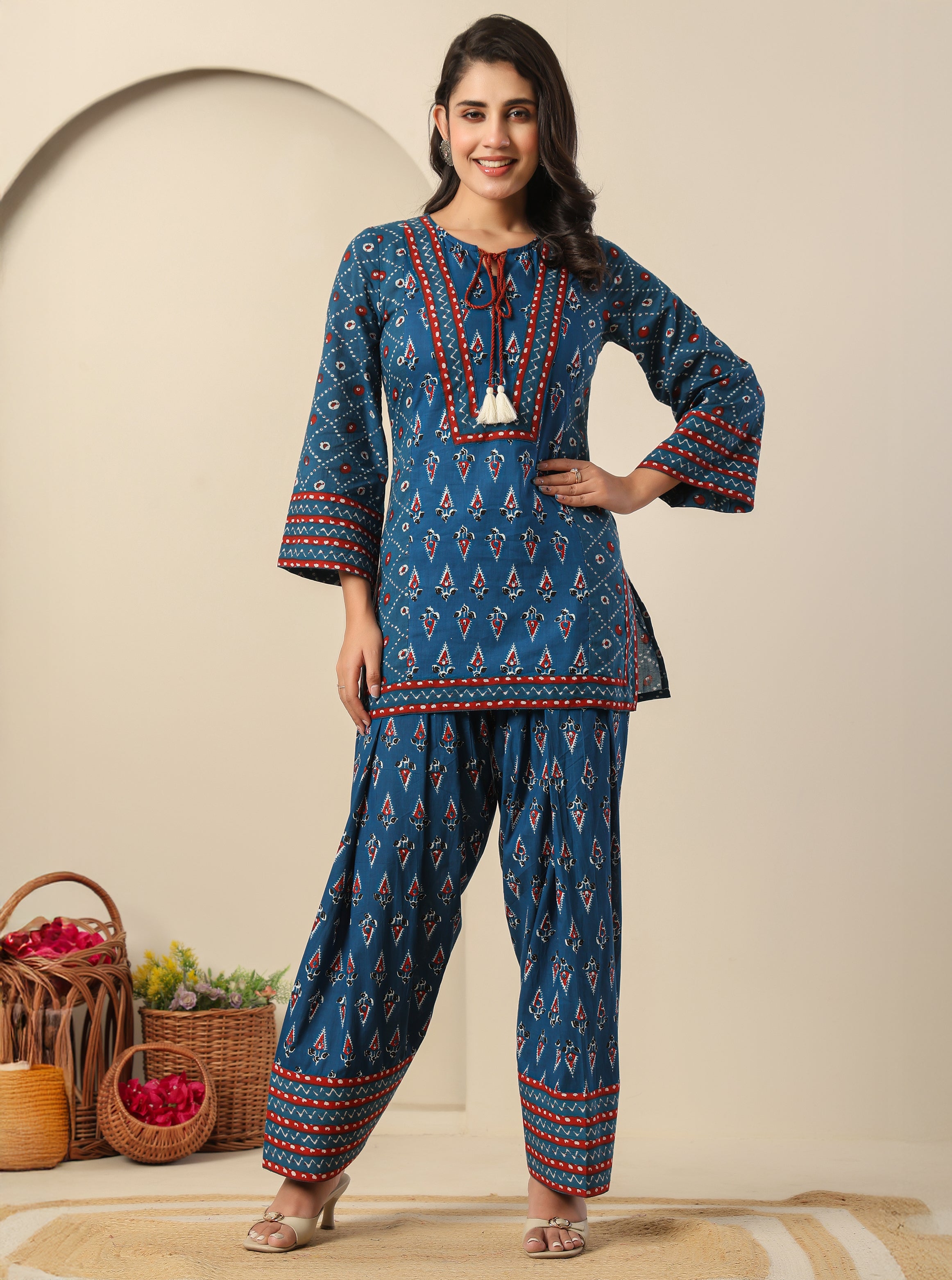 Kasya Indigo Printed Cotton Farshi Salwar Suit