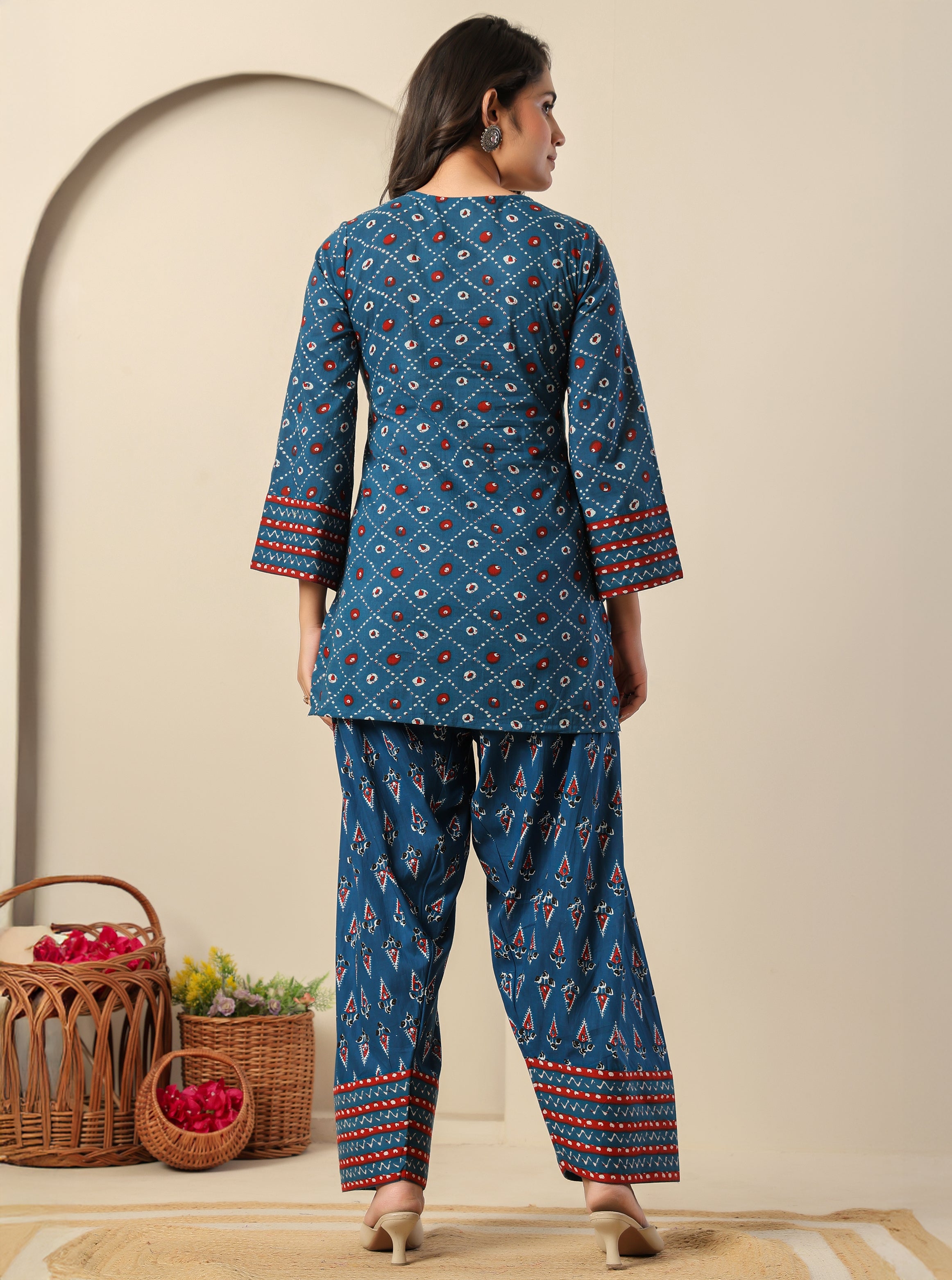 Kasya Indigo Printed Cotton Farshi Salwar Suit