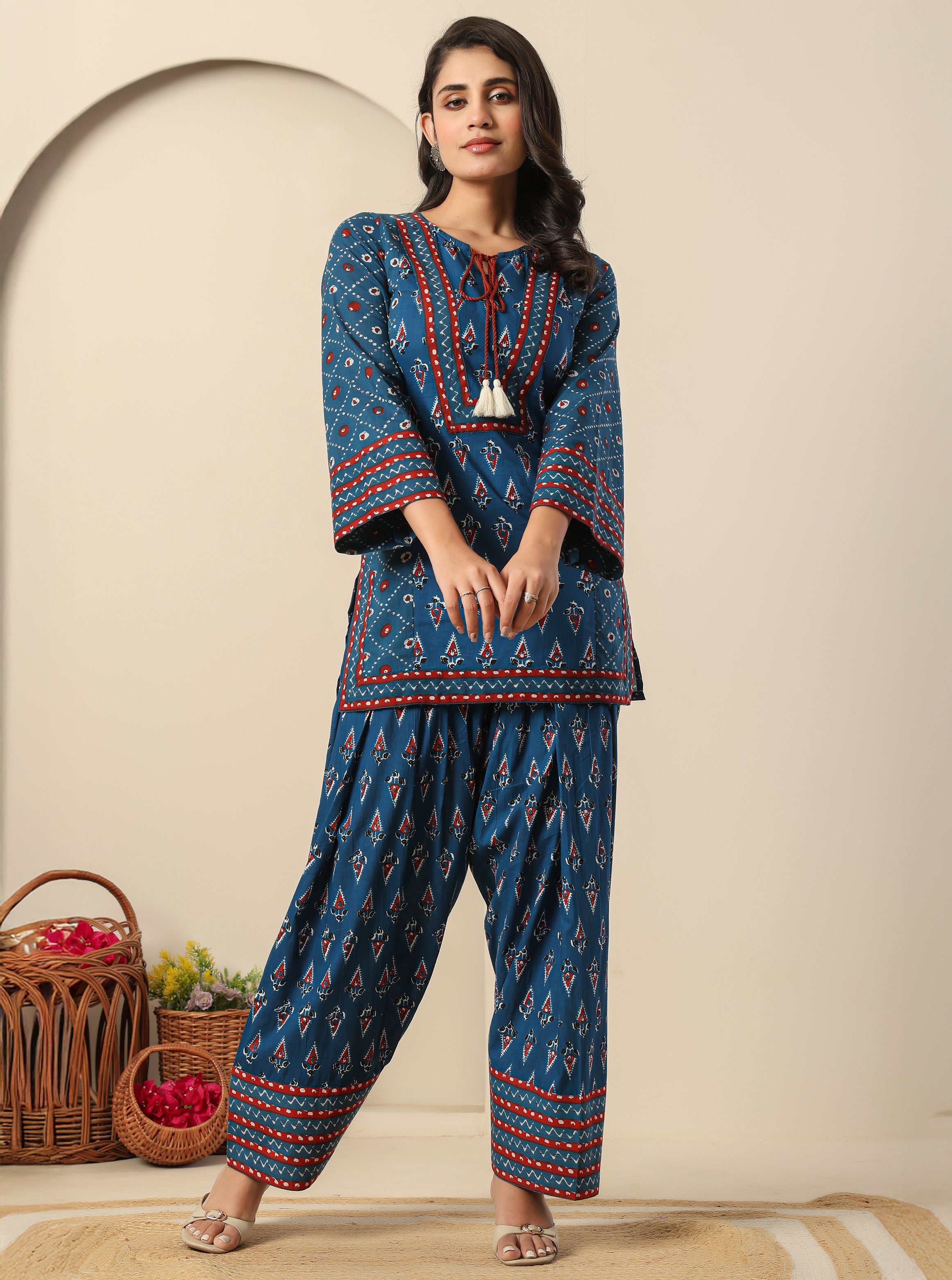Kasya Indigo Printed Cotton Farshi Salwar Suit