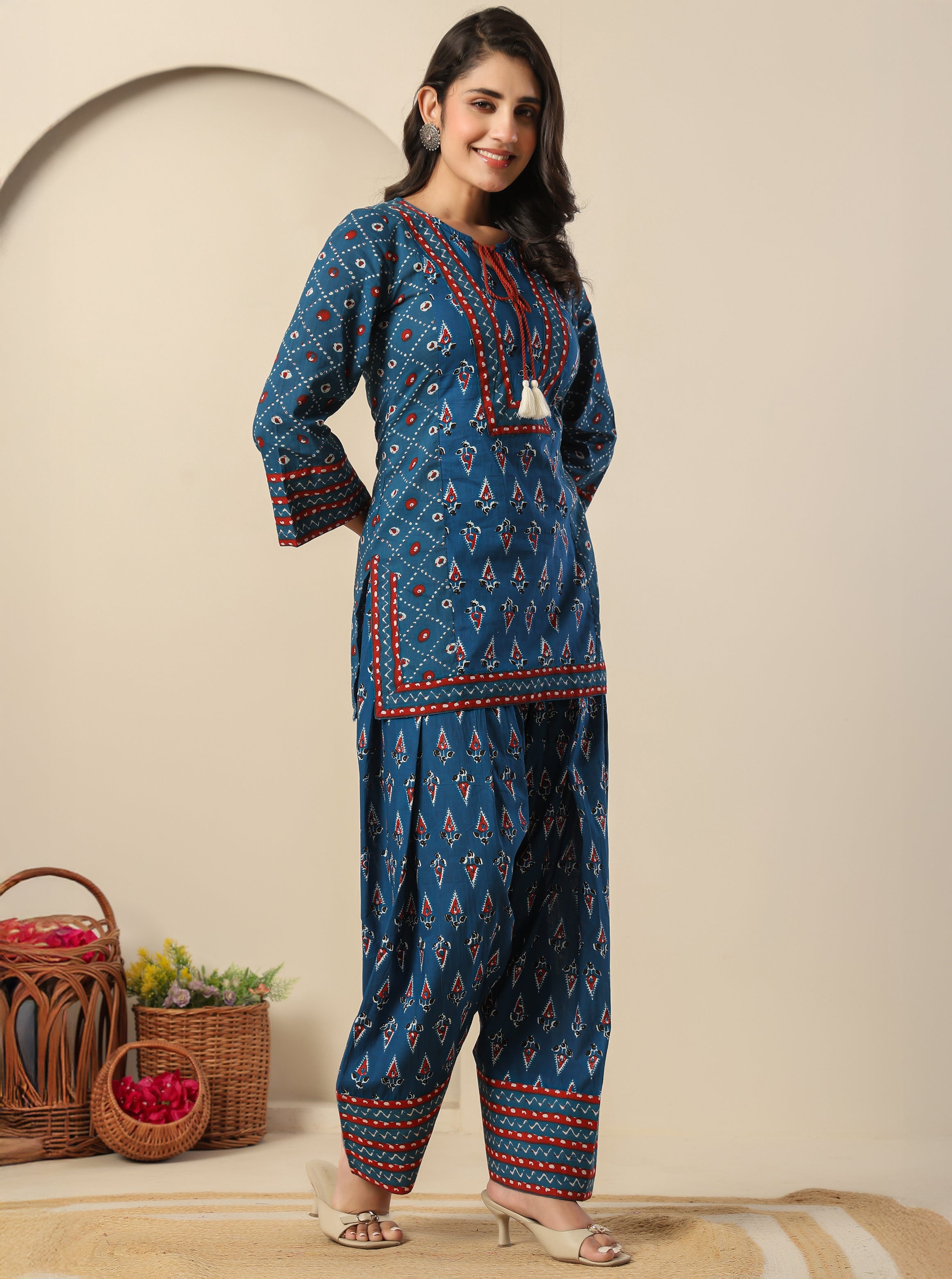 Kasya Indigo Printed Cotton Farshi Salwar Suit