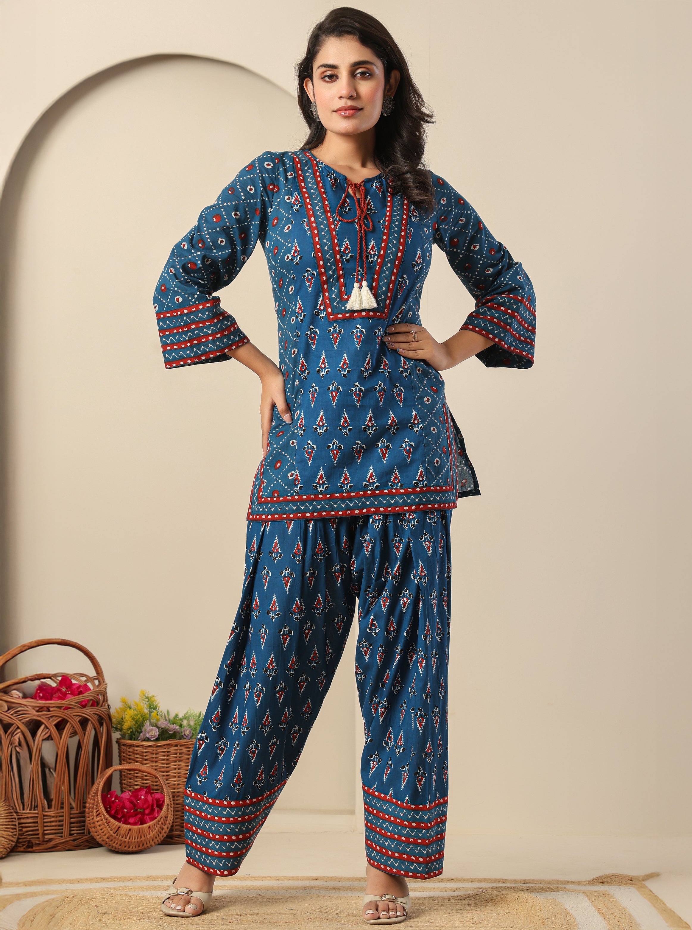 Kasya Indigo Printed Cotton Farshi Salwar Suit
