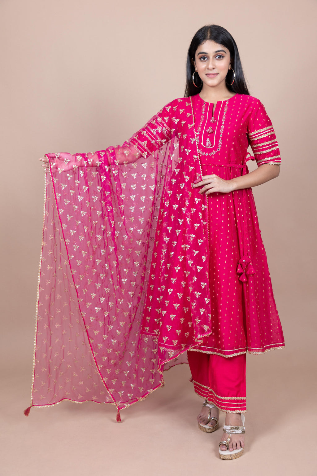 Magenta & Gold-Toned Ethnic Motifs Embroidered Dupatta