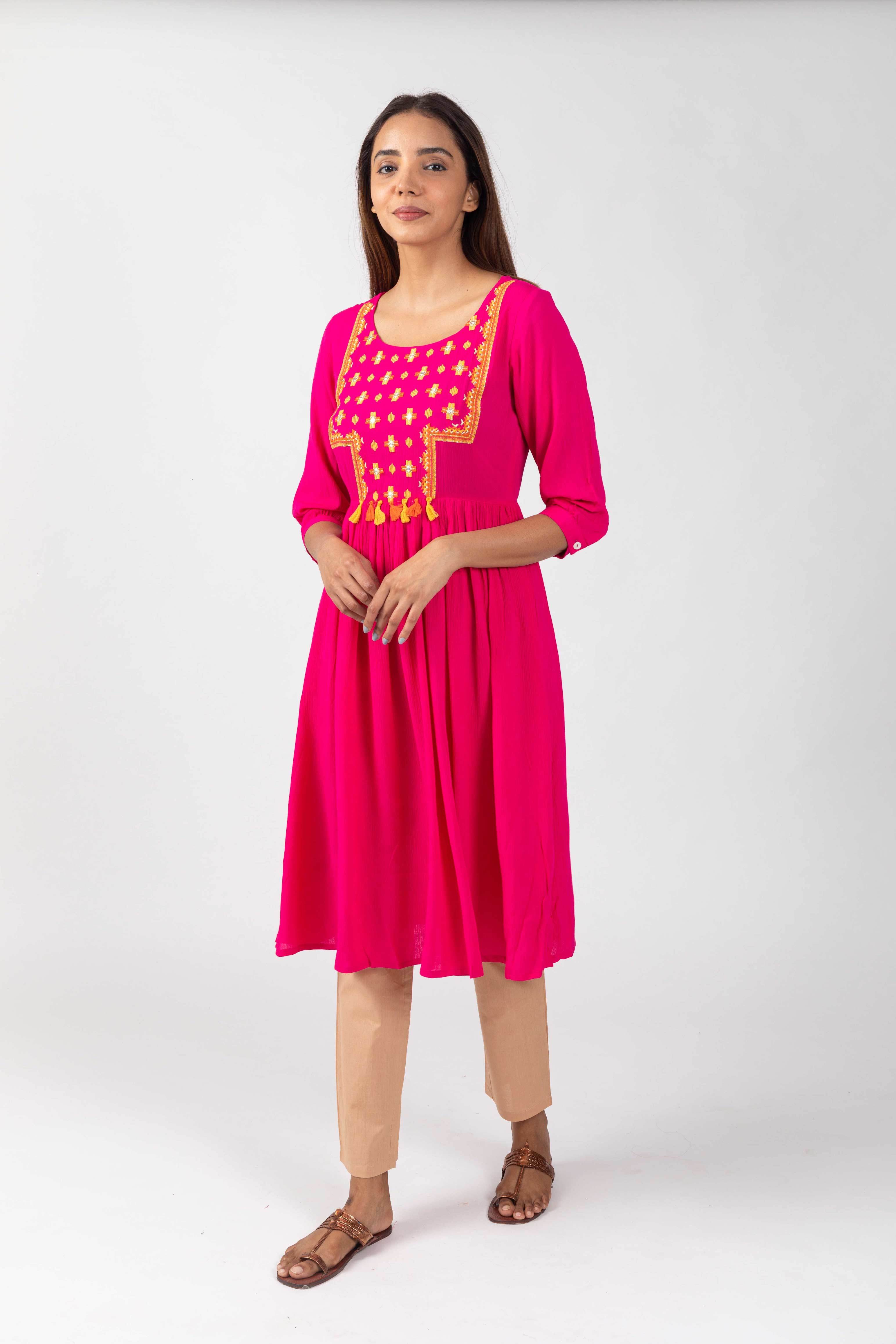 womens-solid-kurta-with-embroiderykas035