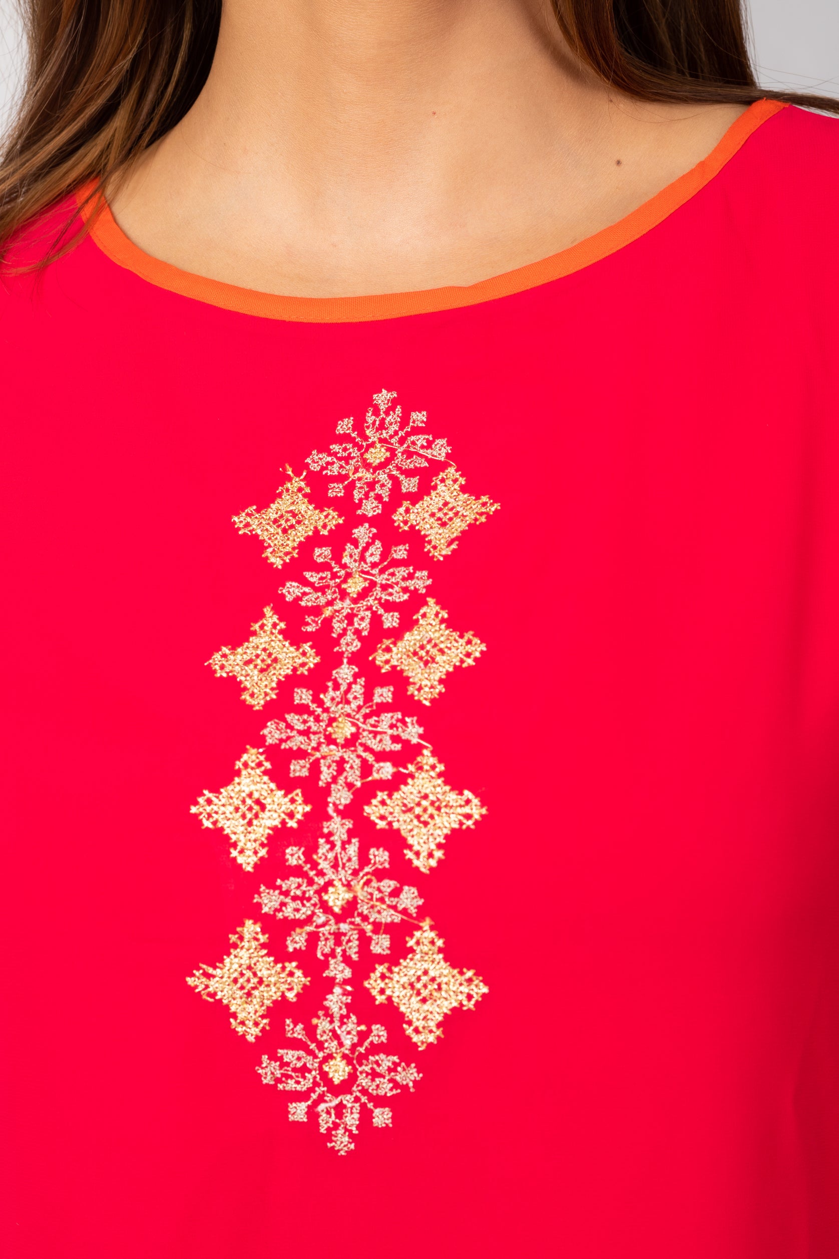 sleevless-layered-kurta-with-embroidery-at-yoke