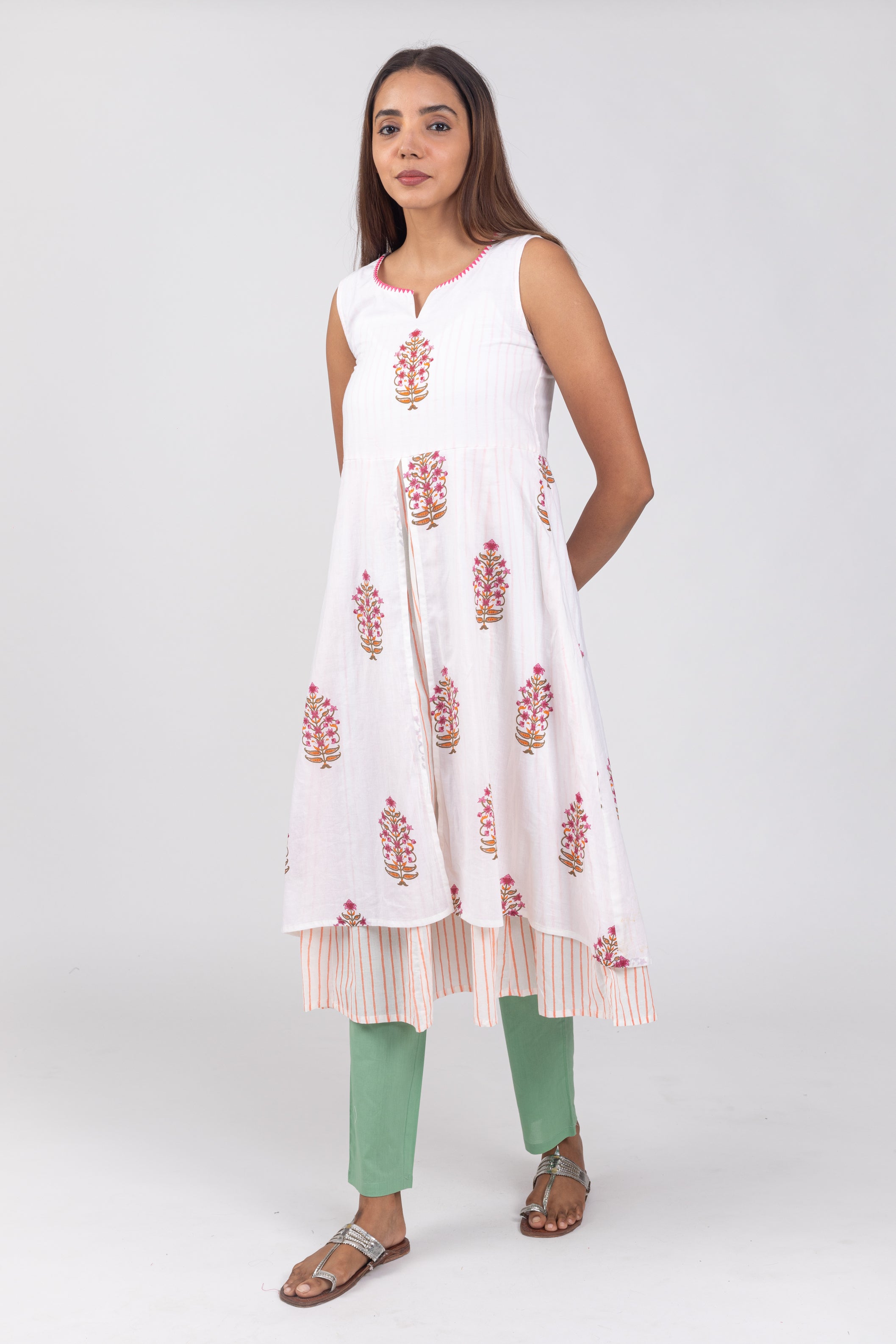printed-kurta-with-embroidered-neck-front-opening