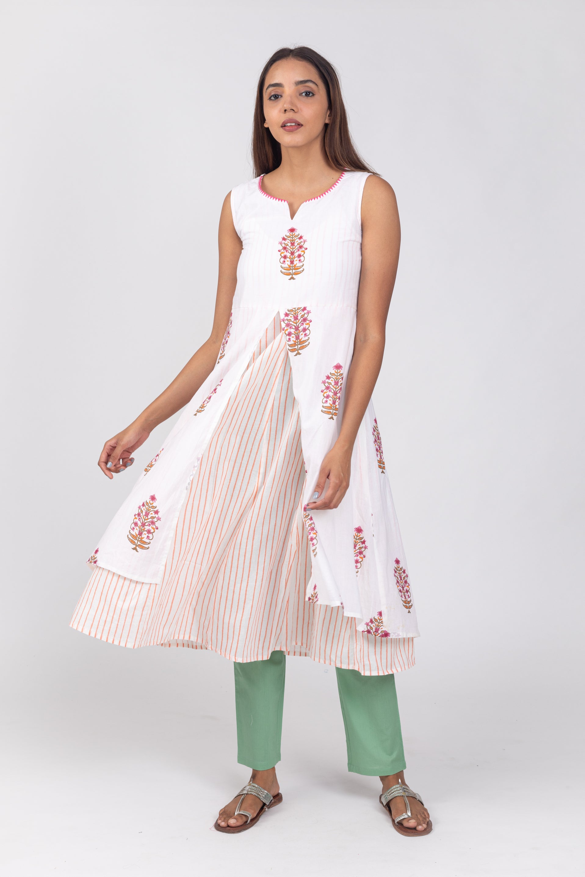 printed-kurta-with-embroidered-neck-front-opening